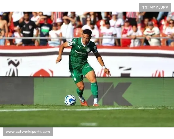 帕尔梅拉斯1-0暂时领先,索萨头球破门 帕尔梅拉斯1-0暂时领先,索萨头球破门